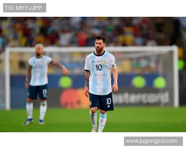 梅西再创辉煌引领球队走向巅峰展现足球巨星无与伦比的传奇魅力