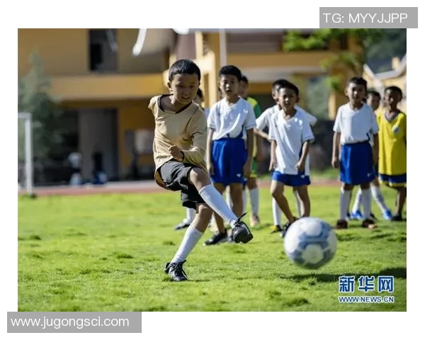 足球场训练的球星背后不为人知的努力与坚持揭秘